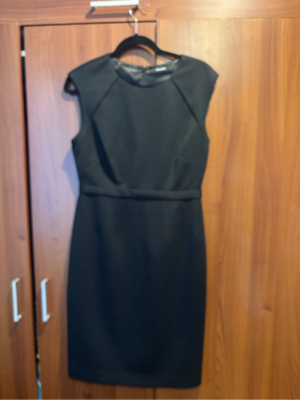 Tahari Black Sleeveless Sheath Dress